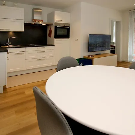 Apartment Sandwall 60, Whg 12, Huus In Lee *